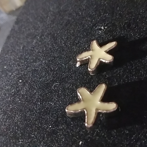 ENAMELED STARS🇪🇹"Buy 1 Get 1 Free"🇪🇹 Least expensive item is free.🇪 - Picture 3 of 4